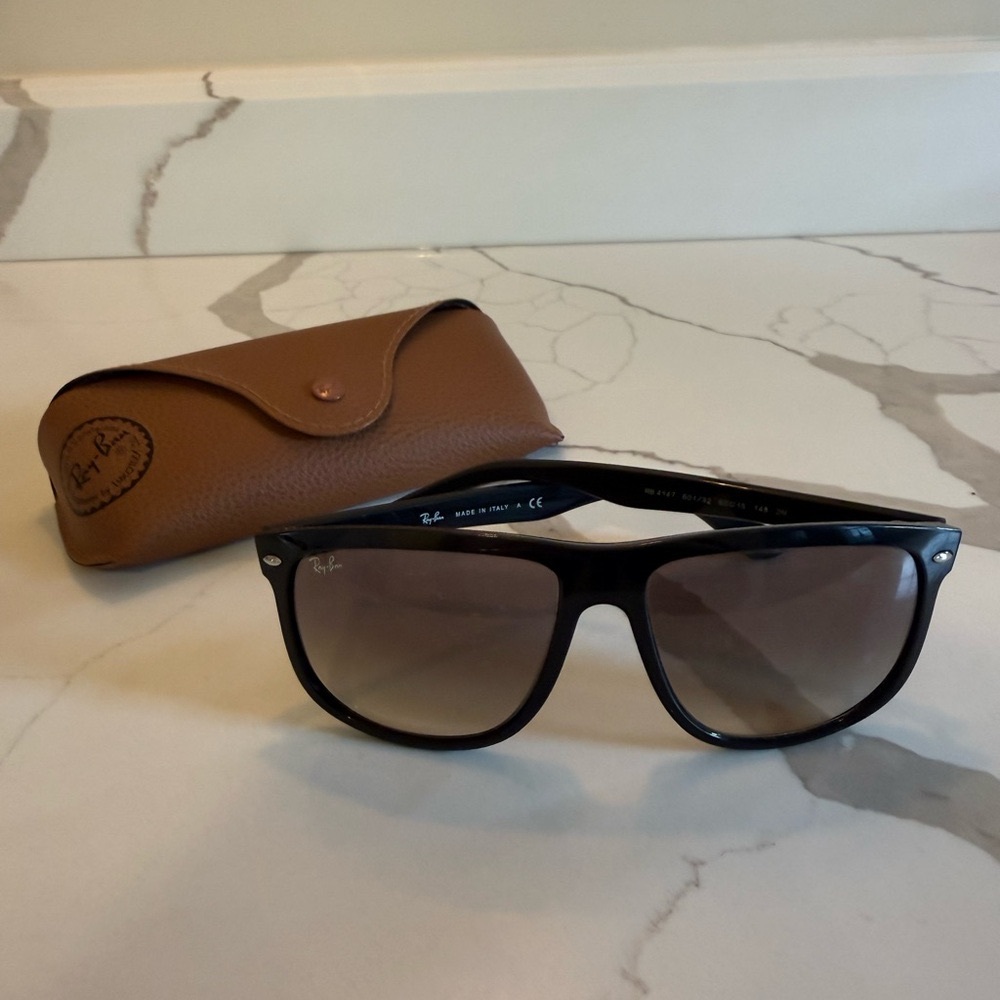 Ray-Ban RB4147 Boyfriend sunglasses
